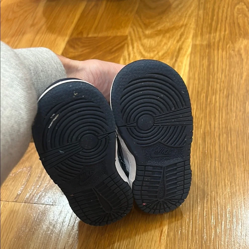 Nike Baby Navy and White Low-Top Sneakers